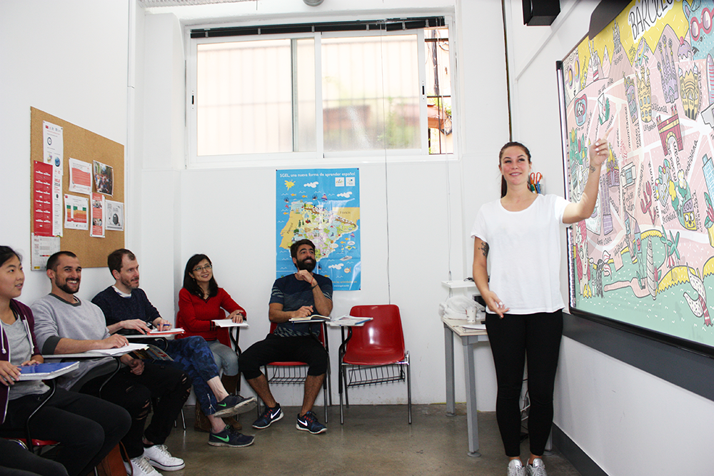 Learn Spanish at the Escuela Mediterraneo Tandem Barcelona with our communication method so that you can speak Spanish from the first day and enjoy with your classmates and your teacher.
