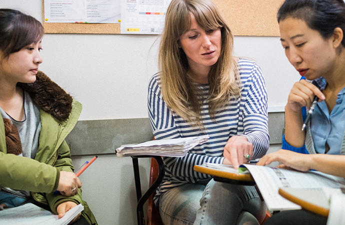 Studenten in einem Spanisch Langzeitkurs in Barcelona in der Escuela Mediterráneo Studenten in einem Spanisch Langzeitkurs in Barcelona in der Escuela Mediterráneo